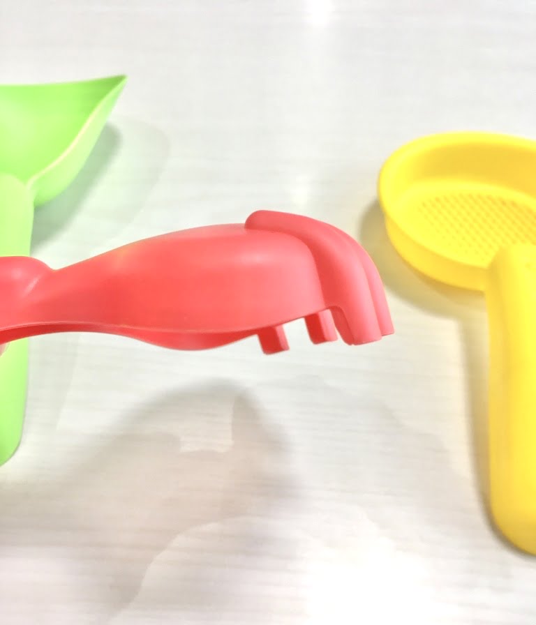 100均ダイソーのやわらかお砂場セットシリーズを買ってみた こどもとくらす