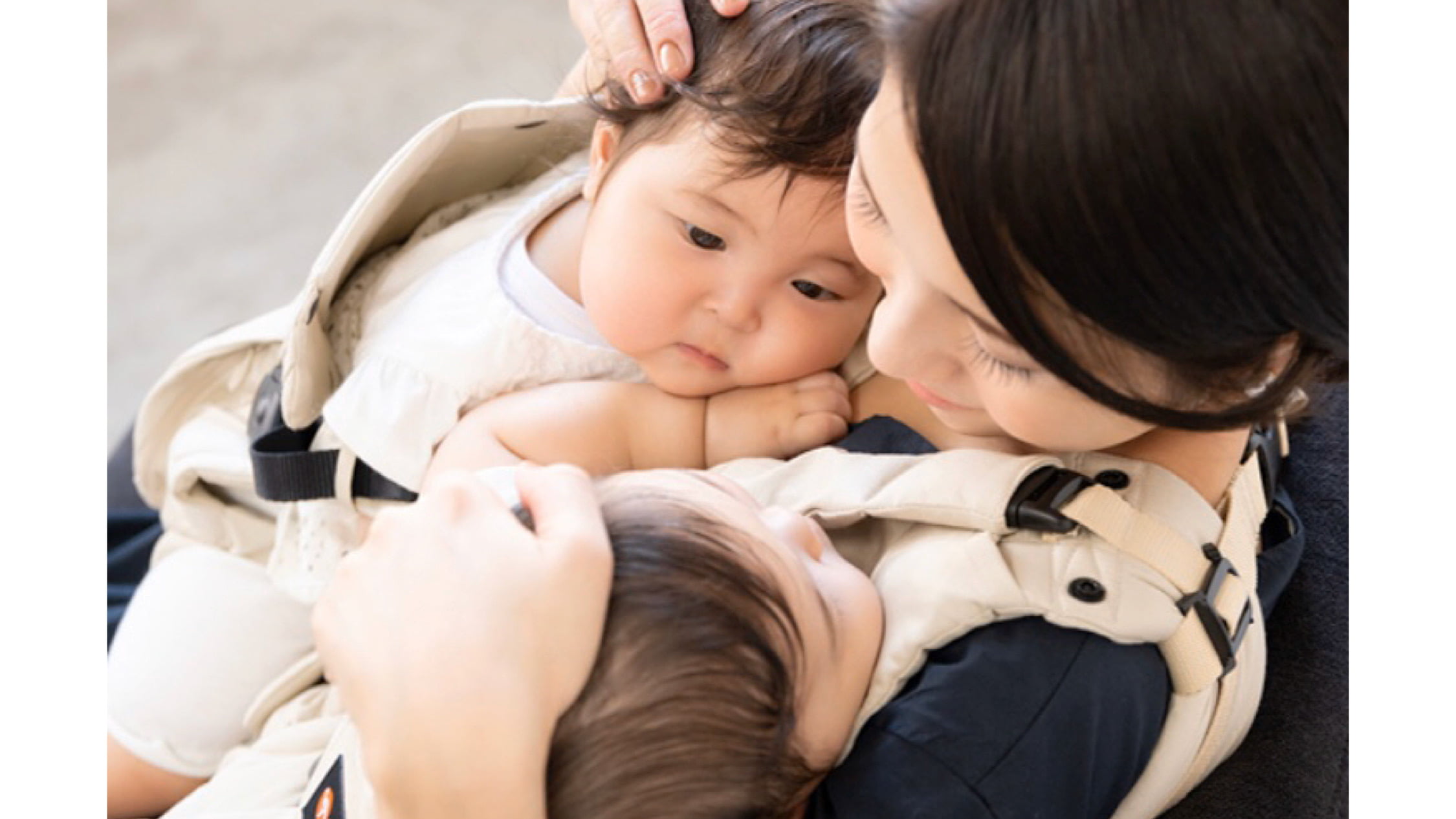双子ママ必見!napnap(ナップナップ)の双子ちゃん用抱っこ紐