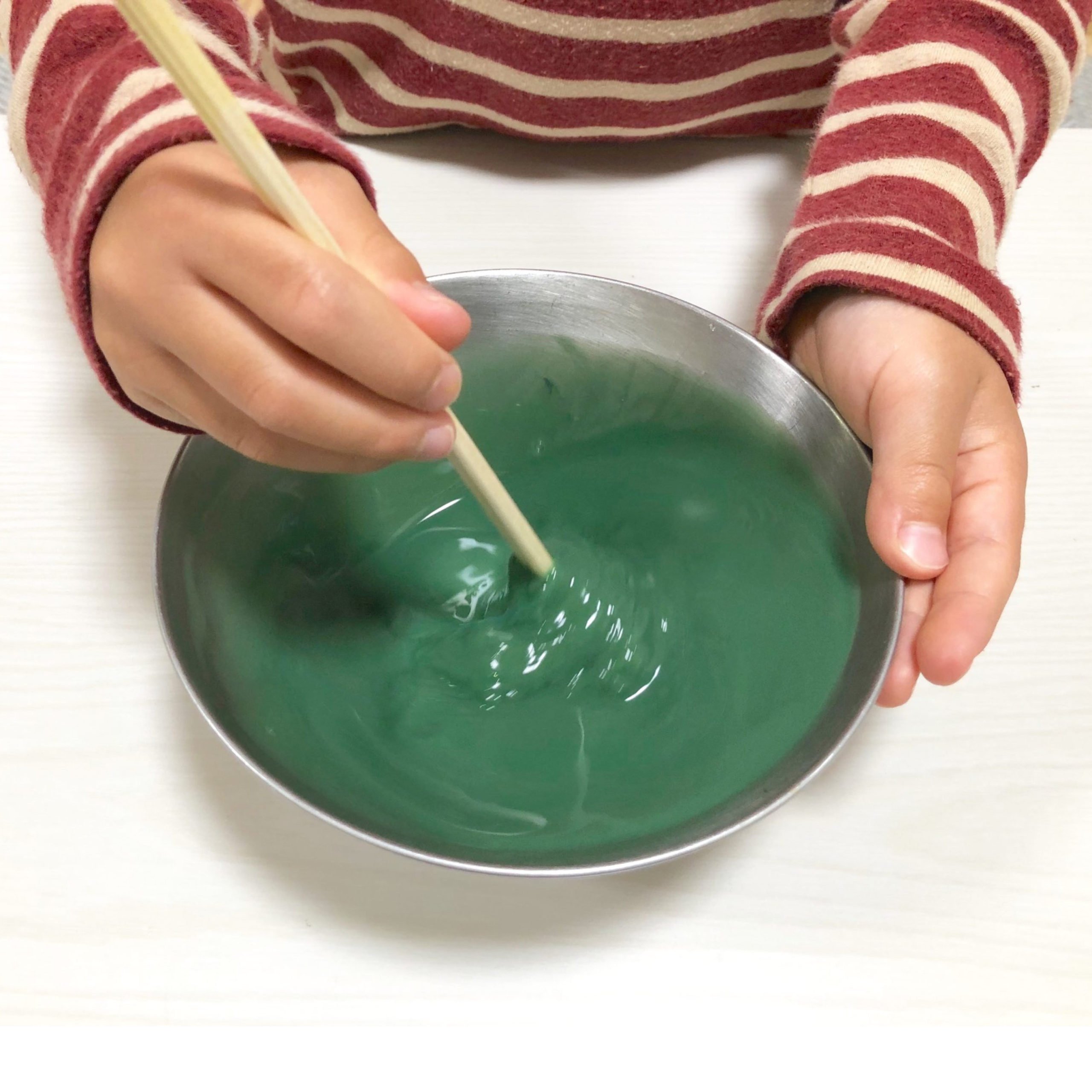 楽しいスライム作り!材料や作り方を紹介します
