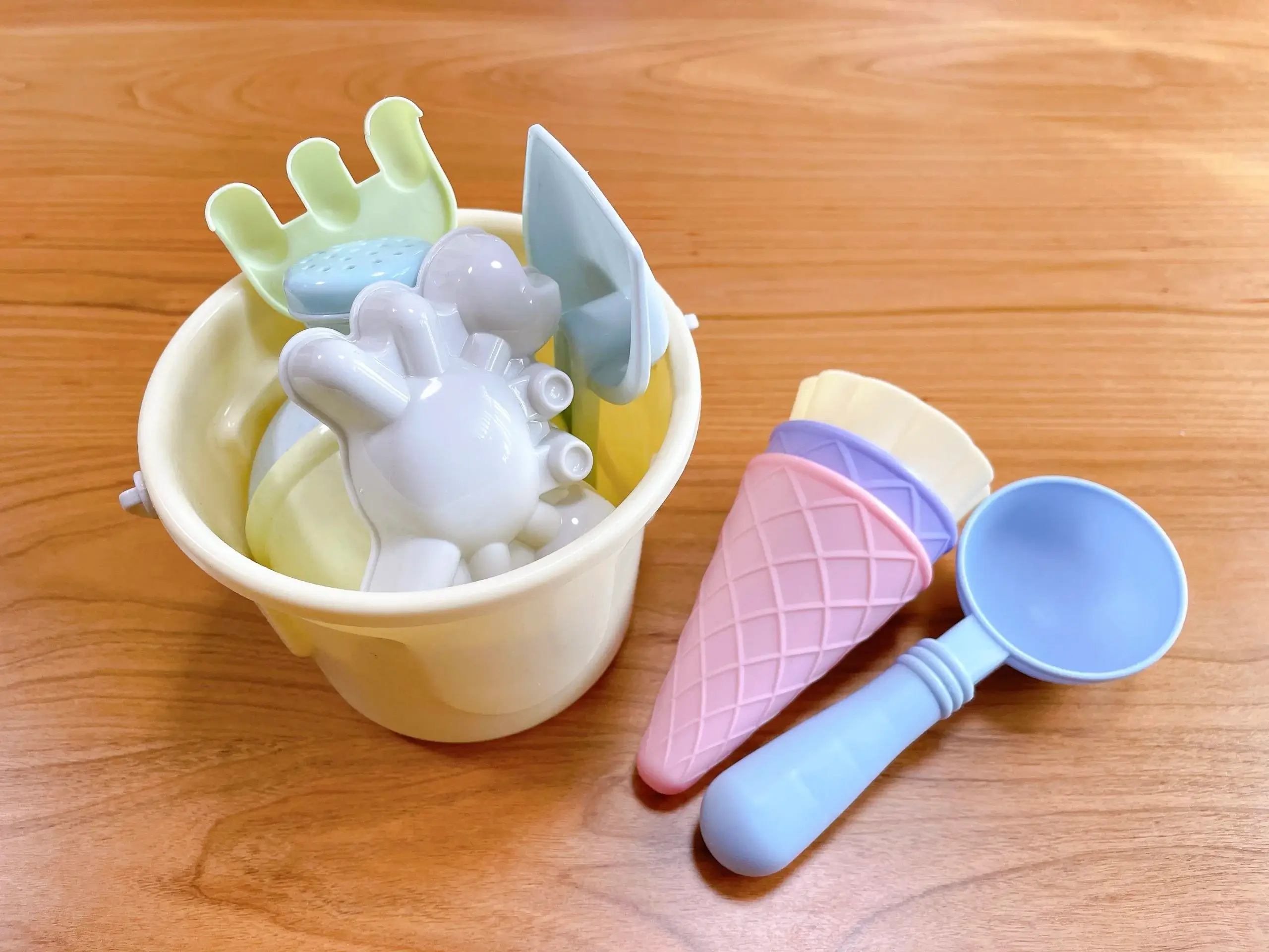 ダイソーのお砂場セットとアイスクリーム砂型を買ってみた こどもとくらす