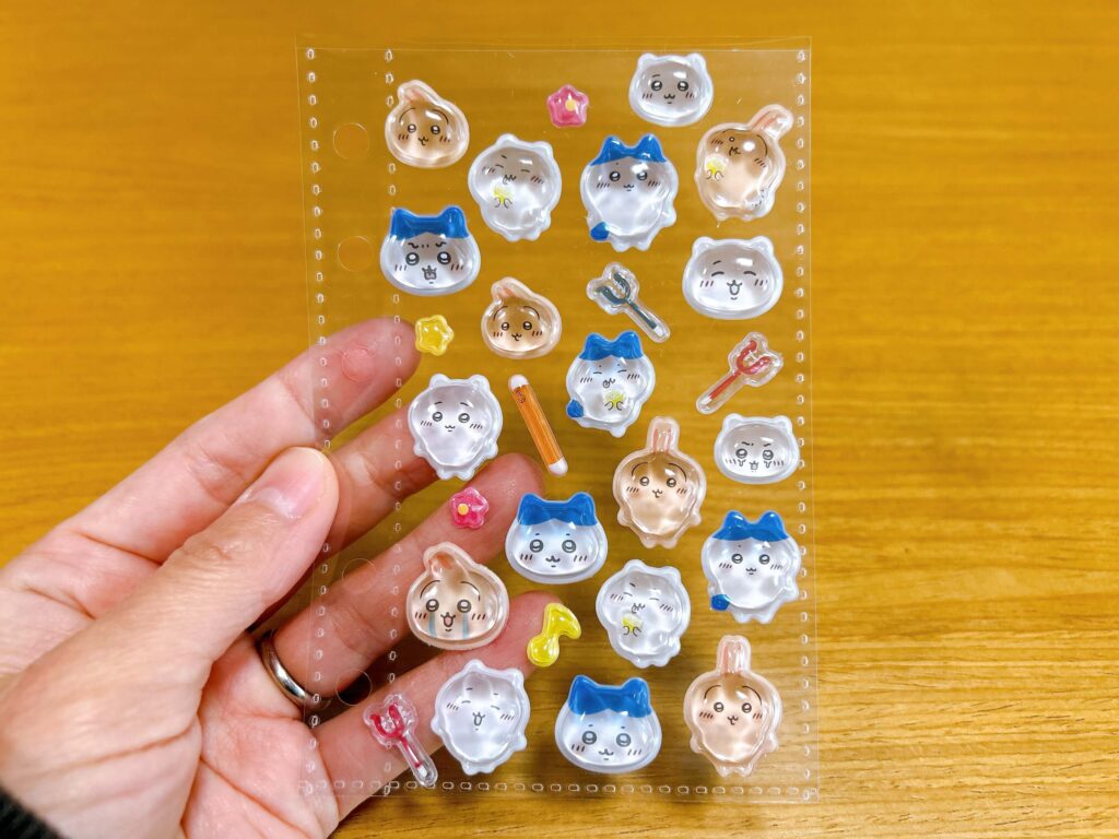 ちいかわ3匹のボンボンドロップシール